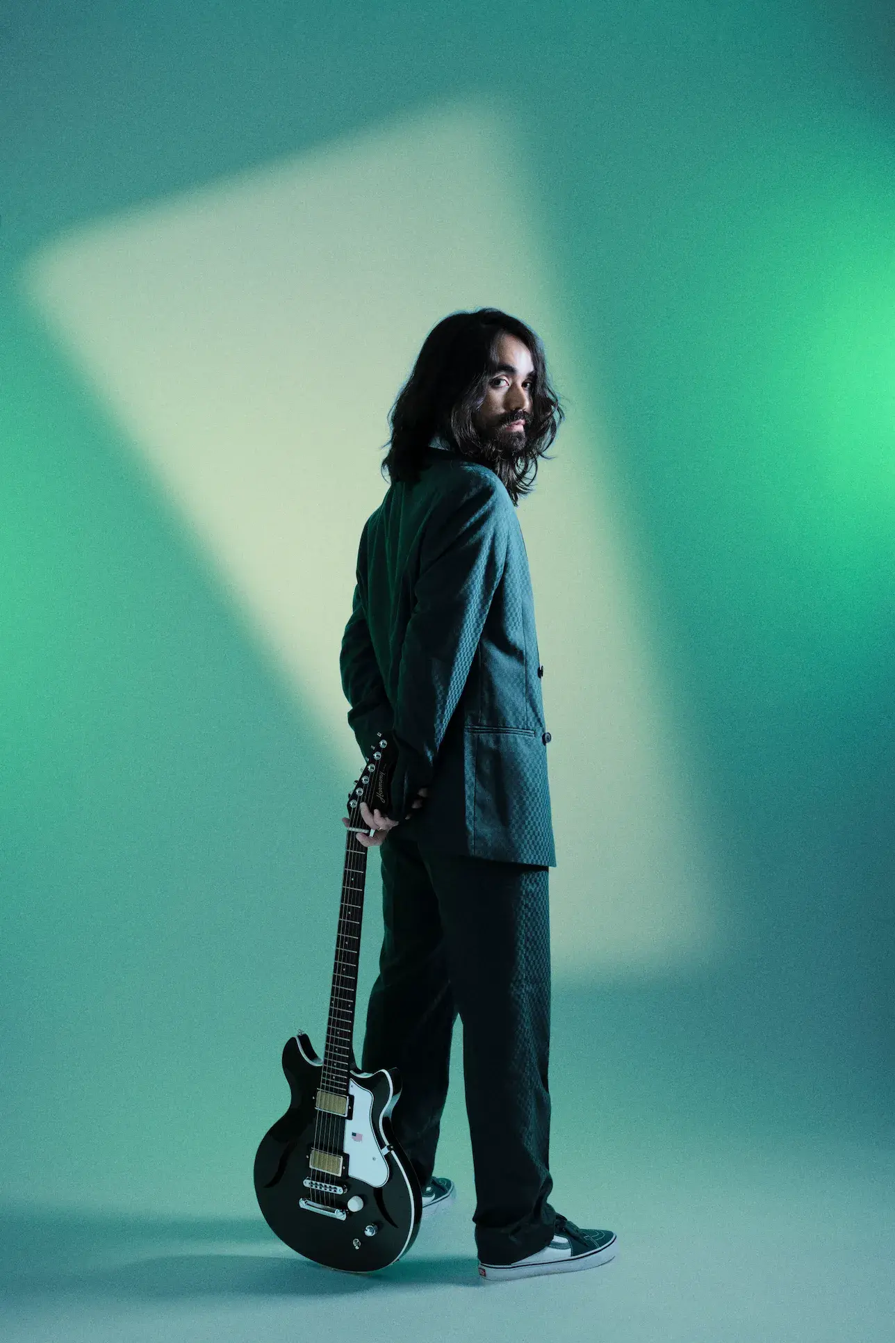 Guitar.com - Myles Jasnowski